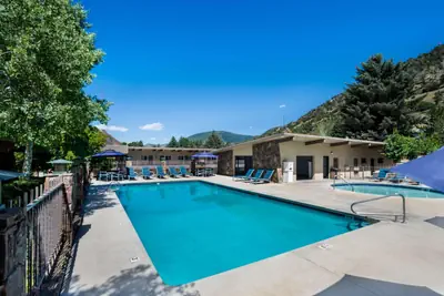 Photo 3 - Best Western Antlers at Glenwood Springs