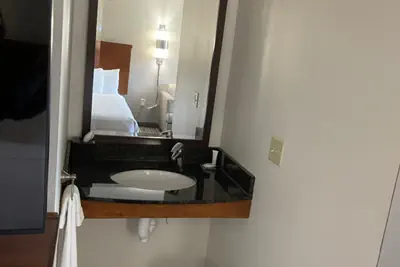 Photo 4 - Hyatt Place Kansas City/Overland Park/Metcalf