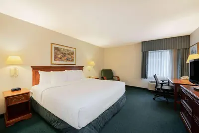 Photo 2 - La Quinta Inn by Wyndham Cleveland Independence