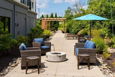 Photo 5 - Courtyard Binghamton