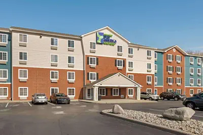 Photo 3 - Studio 6 Extended Stay Cincinnati Sharonville OH
