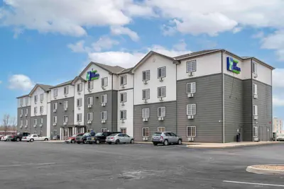 Photo 3 - Extended Stay America Select Suites - Wichita - North