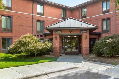 Photo 2 - Extended Stay America Select Suites - Raleigh - Cary - Regency Parkway South