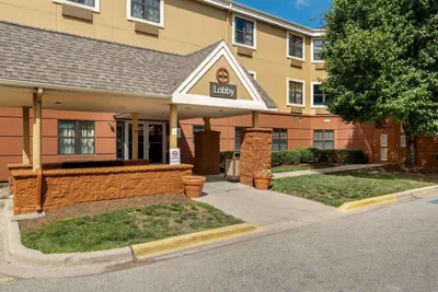 Photo 2 - Extended Stay America Suites - Chicago - Gurnee
