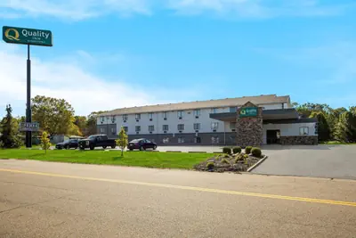 Photo 2 - Quality Inn Hall of Fame