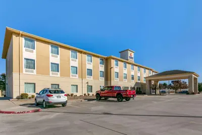 Photo 2 - Comfort Inn & Suites Van Buren - Fort Smith