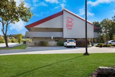 Photo 4 - Red Roof Inn Cleveland - Westlake
