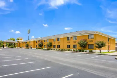 Photo 5 - Quality Inn near University of Mobile