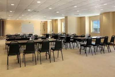Photo 4 - Microtel Inn & Suites by Wyndham Quincy Downtown - River Area