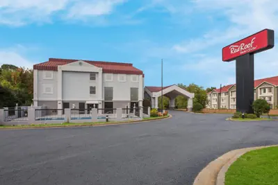 Photo 5 - Red Roof Inn & Suites Newnan