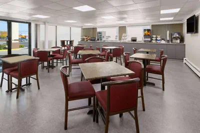 Photo 3 - Days Inn by Wyndham Tonawanda/Buffalo