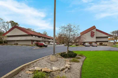 Photo 3 - Red Roof Inn Cleveland - Independence