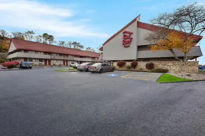Photo 2 - Red Roof Inn Cleveland - Independence