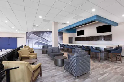 Photo 4 - Wingate by Wyndham Wichita Airport