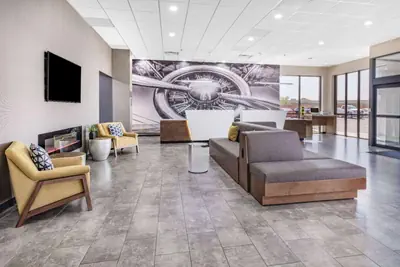 Photo 5 - Wingate by Wyndham Wichita Airport