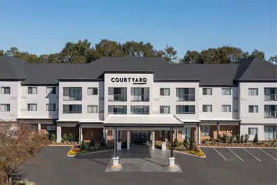 Photo 2 - Courtyard by Marriott Dothan