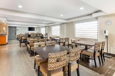 Photo 4 - Best Western Glenview - Chicagoland Inn and Suites