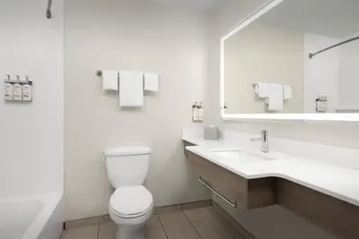 Photo 2 - Holiday Inn Express Hotel & Suites Greensboro - Airport Area by IHG