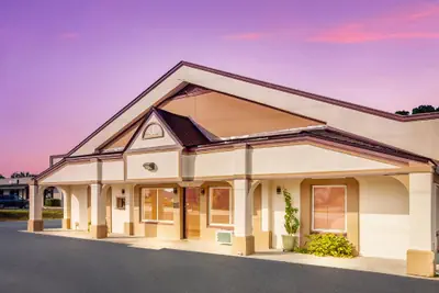 Photo 5 - Red Roof Inn Santee