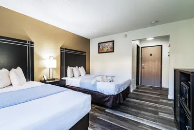 Photo 5 - Econo Lodge Cleveland Southeast - Kent