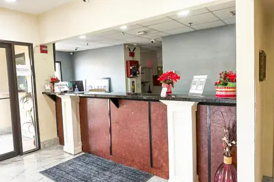 Photo 2 - OYO Hotel Rome West GA