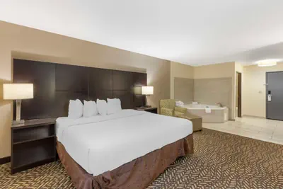 Photo 4 - Best Western St. Louis Inn