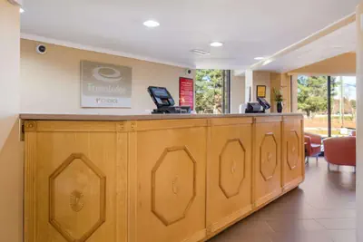 Photo 3 - Econo Lodge Hendersonville