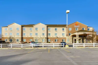 Photo 2 - Comfort Inn & Suites near Bethel College