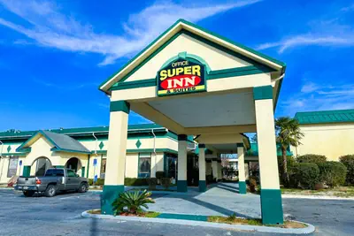 Photo 2 - Super Inn & Suites by OYO Milledgeville