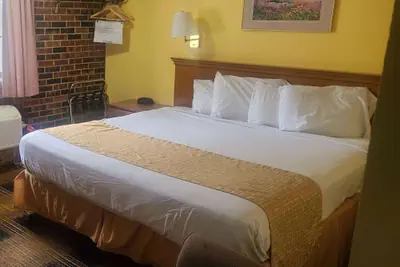 Photo 3 - Travelodge by Wyndham Airport Platte City