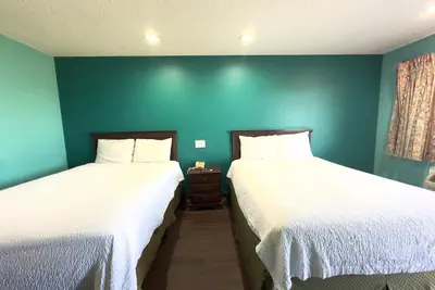 Photo 3 - Razorback Inn
