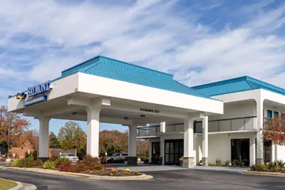 Photo 3 - Studio 6 Suites Jacksonville, NC - Camp LeJeune