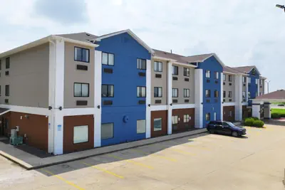 Photo 4 - Quality Inn & Suites Caseyville - St Louis