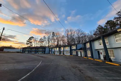 Photo 2 - Budget Inn - Roxboro