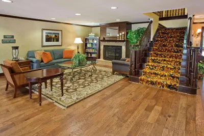 Photo 2 - Comfort Inn & Suites Rome South