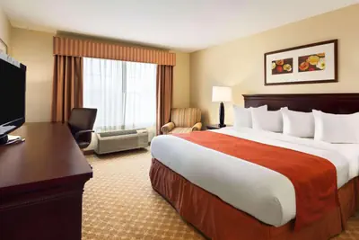 Photo 4 - Country Inn & Suites by Radisson, Clinton, IA