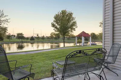 Photo 2 - Country Inn & Suites by Radisson, Ankeny - Des Moines