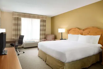 Photo 2 - Country Inn & Suites by Radisson, Grinnell, IA