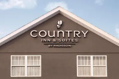 Photo 2 - Country Inn & Suites by Radisson, Dubuque, IA