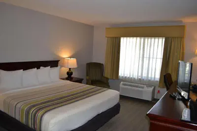 Photo 5 - Country Inn & Suites by Radisson, Gurnee, IL