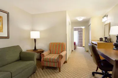 Photo 5 - Country Inn & Suites by Radisson, Nevada, MO