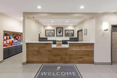 Photo 2 - Country Inn & Suites by Radisson, Findlay, OH