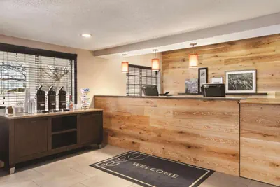 Photo 3 - Country Inn & Suites by Radisson, Springfield, OH