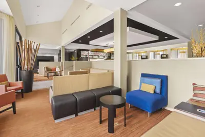 Photo 5 - Super 8 by Wyndham Dallas Love Field Airport