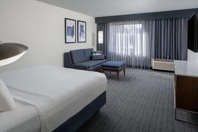 Photo 3 - Courtyard by Marriott Decatur