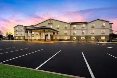 Photo 2 - Comfort Inn & Suites Fremont