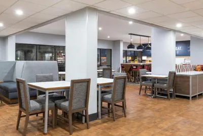 Photo 3 - Hampton Inn Athens