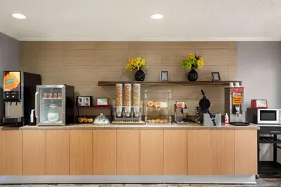 Photo 3 - La Quinta by Wyndham Chicago Tinley Park