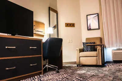 Photo 5 - Candlewood Suites - Peoria at Grand Prairie by IHG