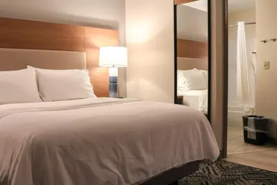 Photo 4 - Candlewood Suites - Peoria at Grand Prairie by IHG